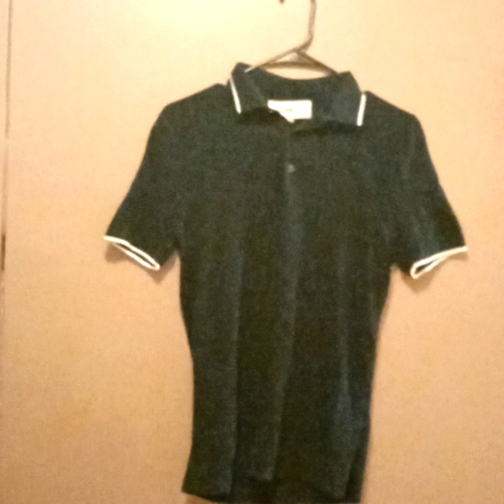 ✨ Gently Loved H&M Polo Shirt Size Small ✨